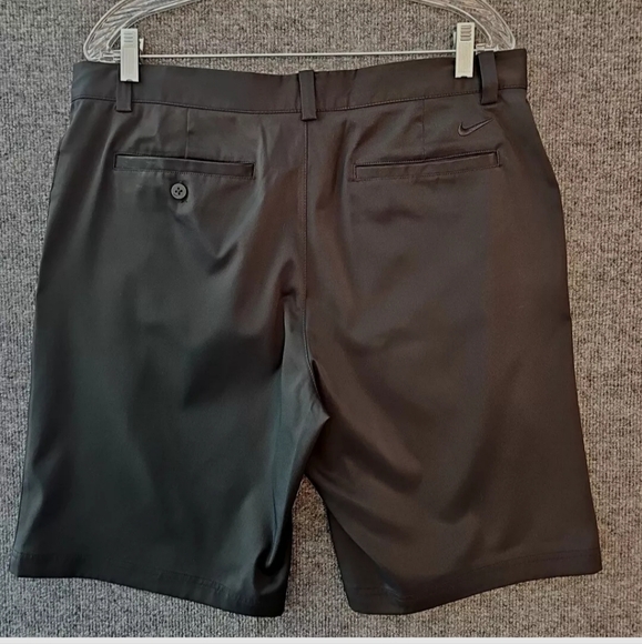 Nike Dri Fit Men's Golf Shorts Black Embroidered Swoosh 34" - Picture 2 of 5